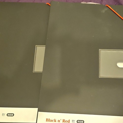 Black red a4 plastic - red,